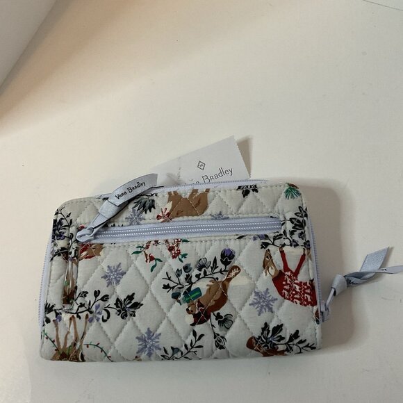 NWT Vera Bradley RFID Turn Lock Wallet RP $75 Merry Mischief Snow Day Deer - Picture 3 of 7